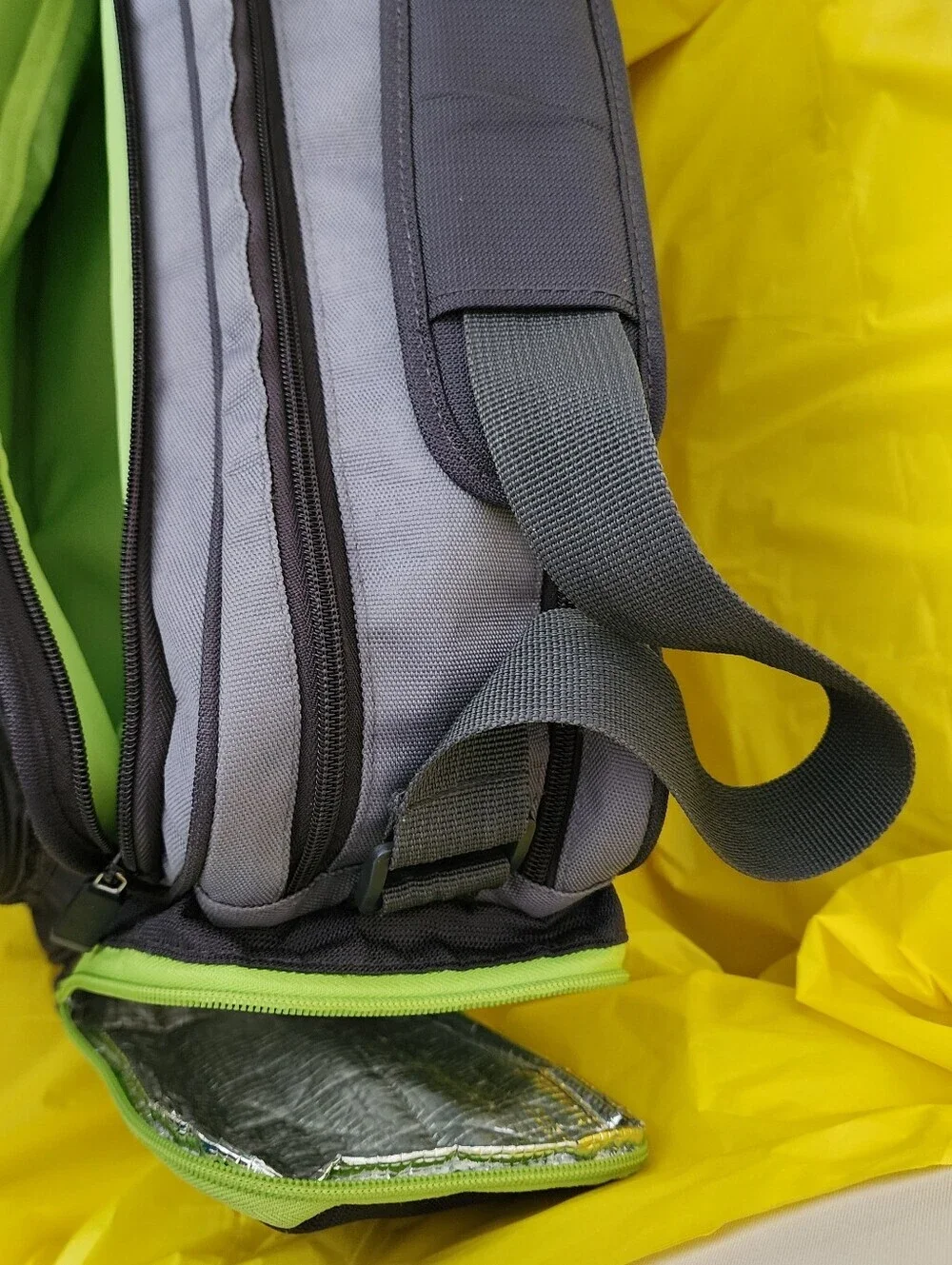 Eddie Bauer Duffle Bag Carrying Strap Insulated Bottle Holder Many Compartments.